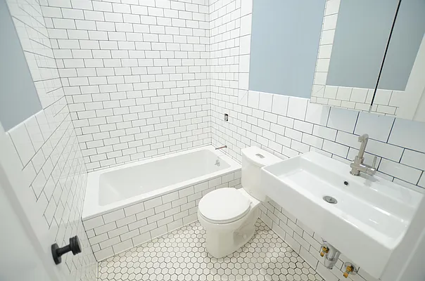 Rented by Miron Realty Group | media 9