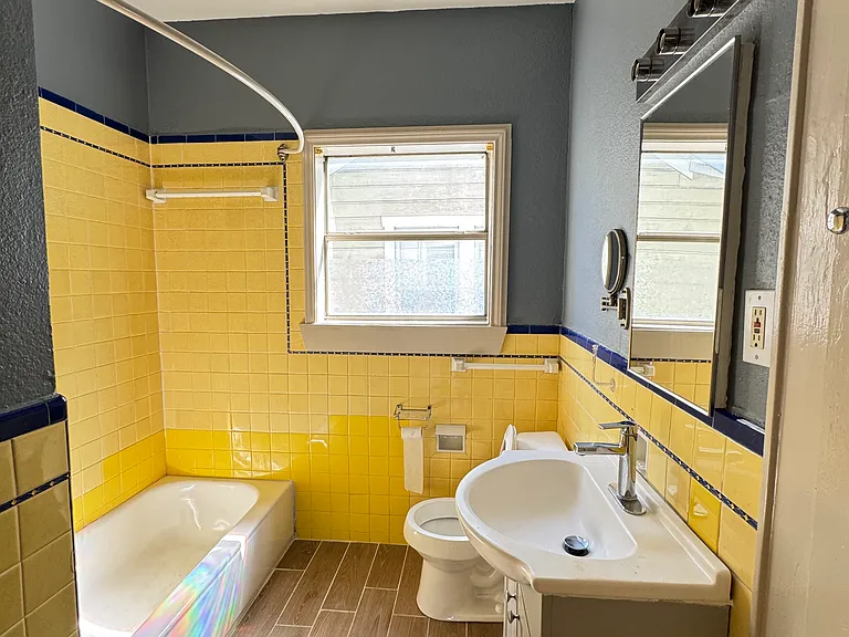 709 E Elmira St — Photo 13