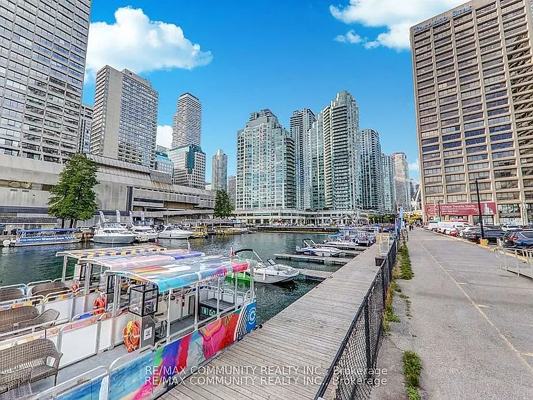 10 York St #2907 — Photo 35