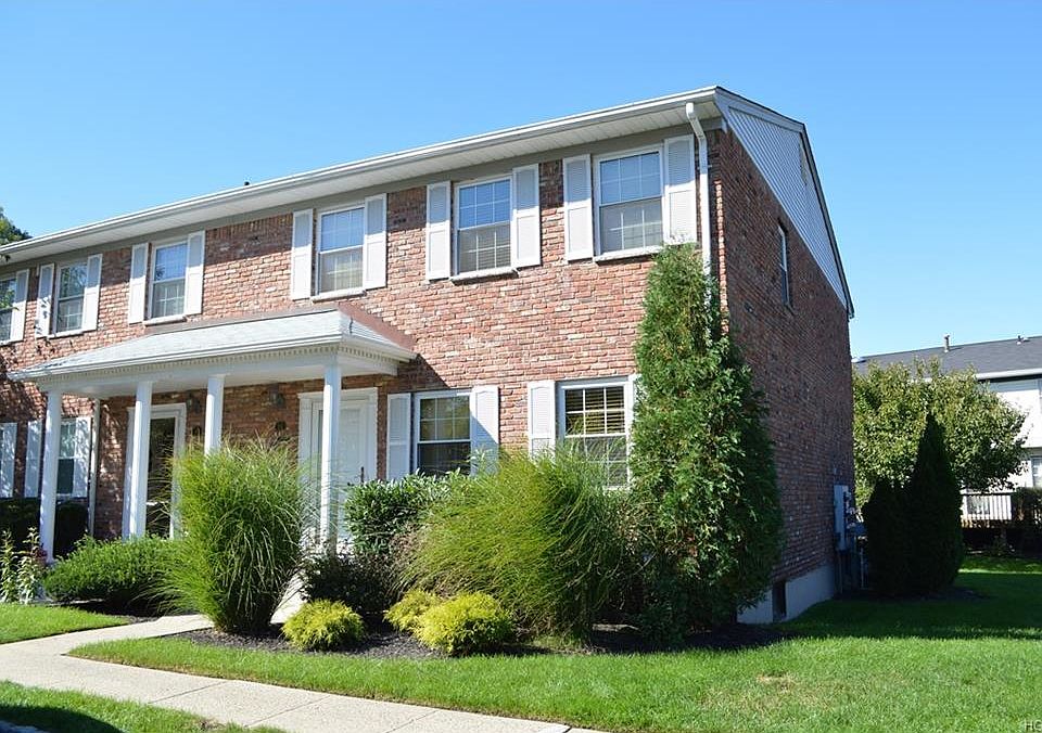1st image of 582 Lenape Ct