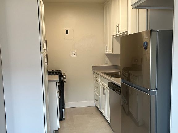 3rd image of 1259 Albion St APT 10