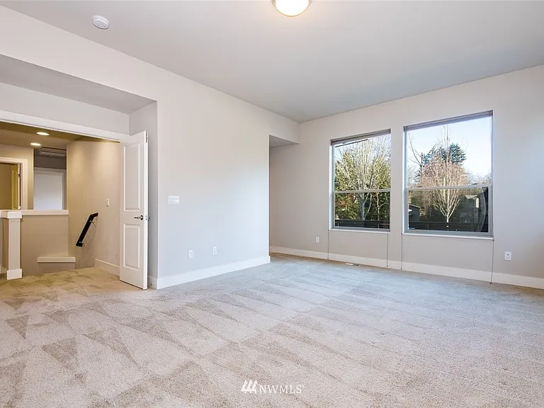 10301 Slater Ave NE — Photo 16