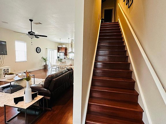 4th image of 1405 McCoy St Unit 6-P