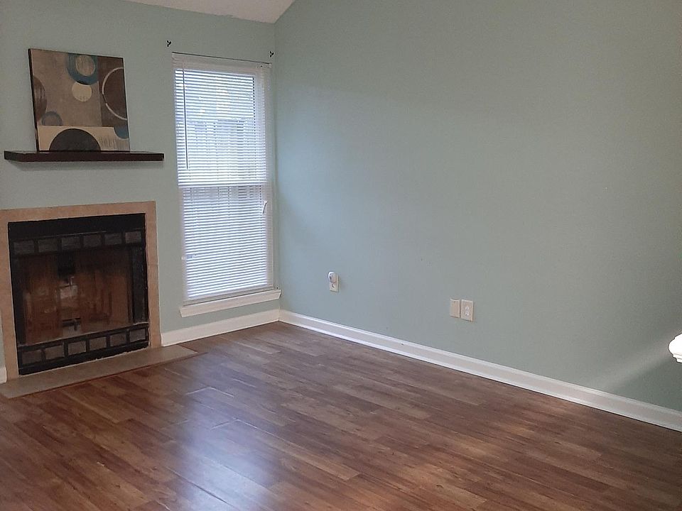 1st image of 15724 Riverdale Ave E
