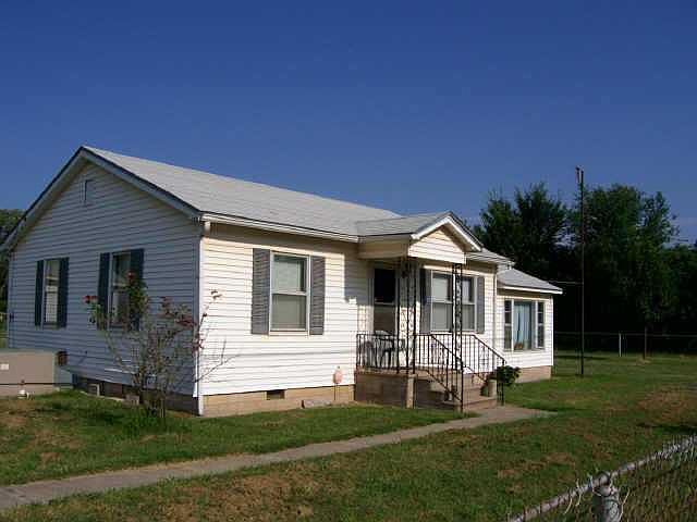 1st image of 2340 SE 9th St