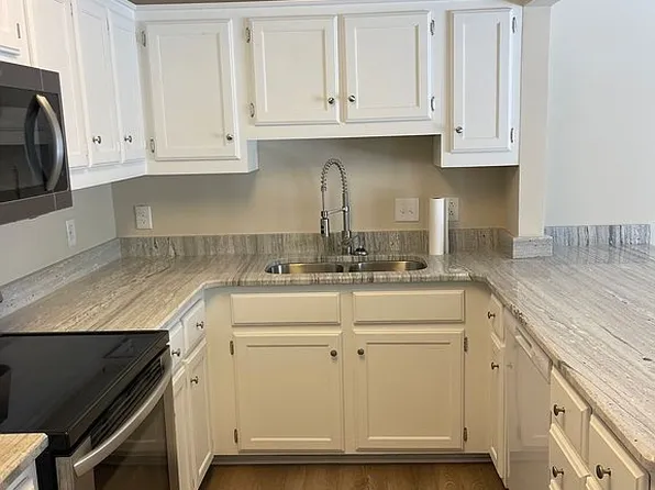 903 Park Place Dr APT C, Kernersville, NC 27284