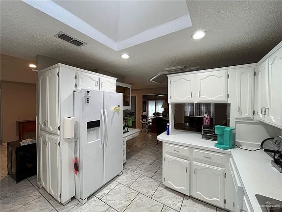 3rd image of 251 Diana Dr