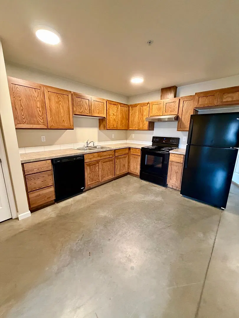 475 North Elliott — Photo 3