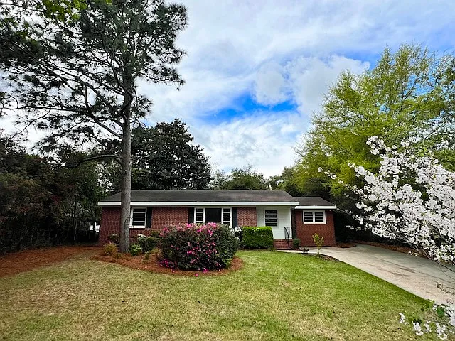 1613 Pendleton Rd — Photo 2