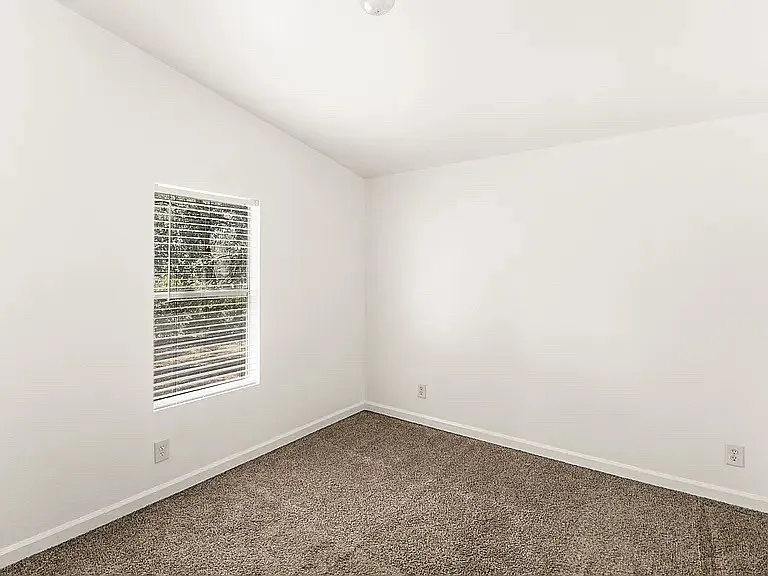 3 bed, 1456 sqft, $2,500 — Photo 3