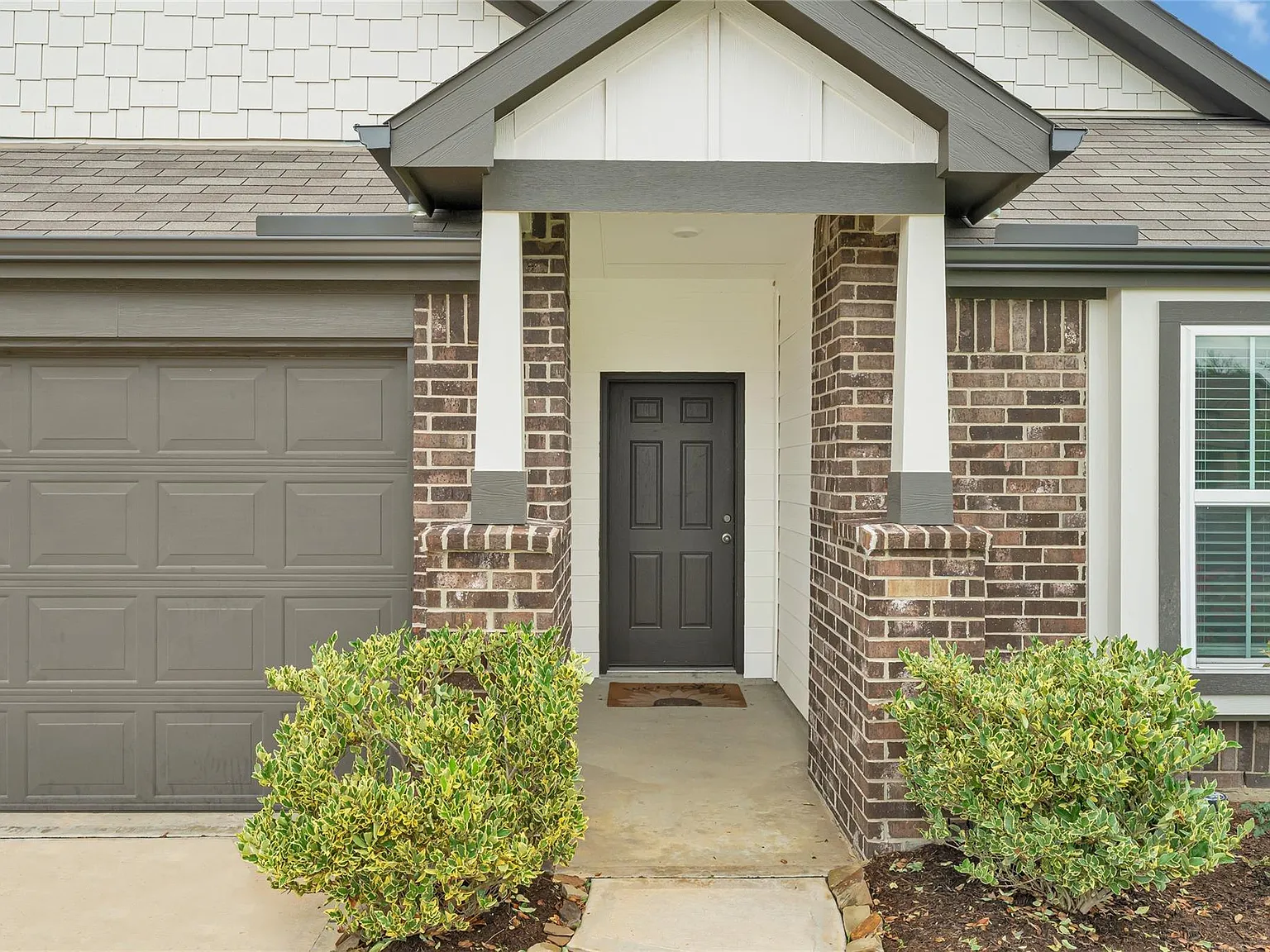 4 bed, 2.0 bath, 1556 sqft, $1,800 — Photo 3