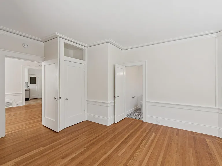 1370 Filbert St #1 — Photo 17