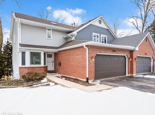 412 Lawrence Ave, Glen Ellyn, IL 60137