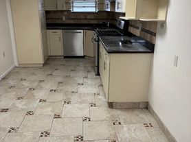 103 Maitland Pl
