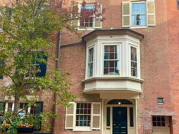 2nd image of 51 Pinckney St
