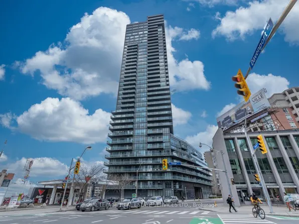825 Church St #2706, Toronto, ON M4W 3Z4