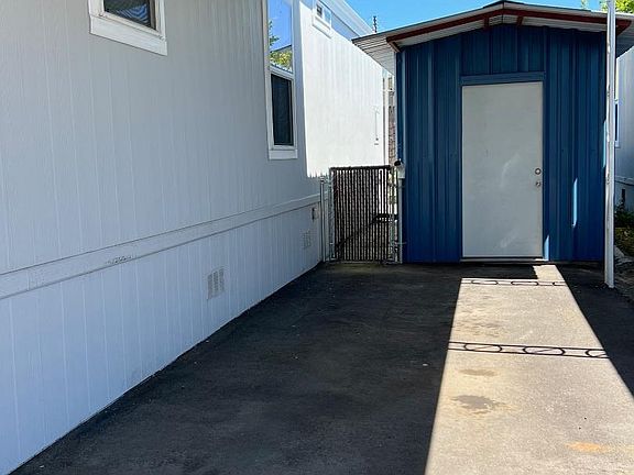 4th image of 2711 Mar Vista Dr Space 39