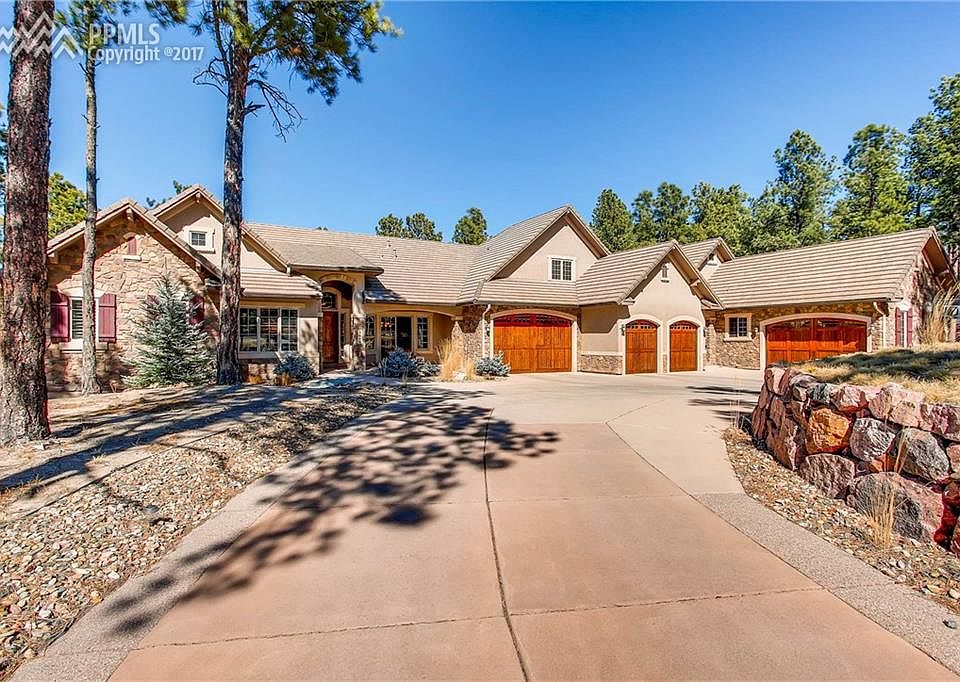 Stunning custom Catherdral Pines Home with all the bells and whistles.