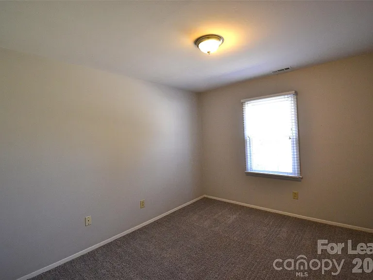100 Old Farm Ct — Photo 22