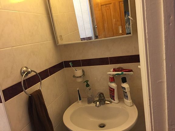 3rd image of 3212 46th St APT 2R