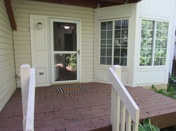 255 W Treehouse Ln