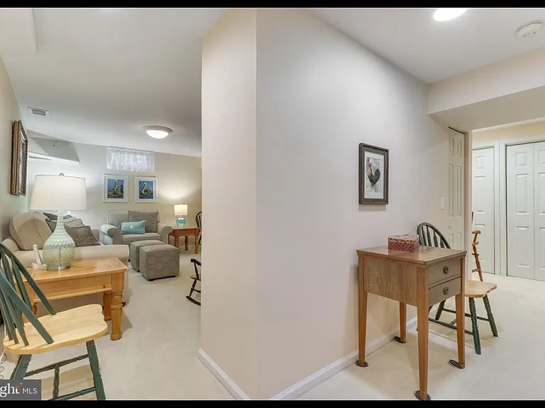 210 Pin Oak Ct — Photo 29