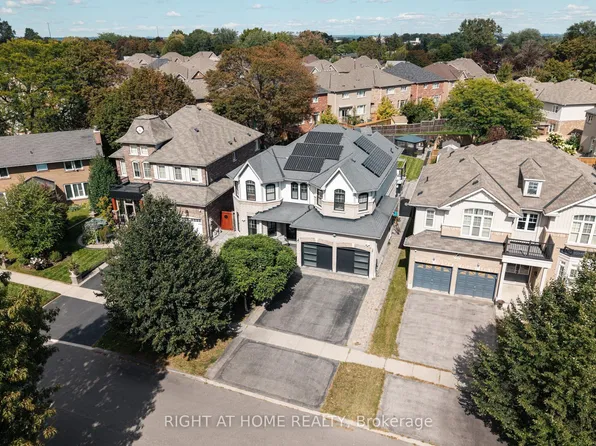 66 Rideout St, Ajax, ON L1S 1P8