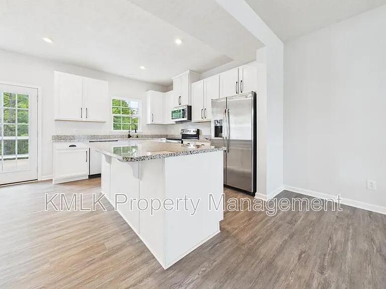 4037 N Steels Cir — Photo 16