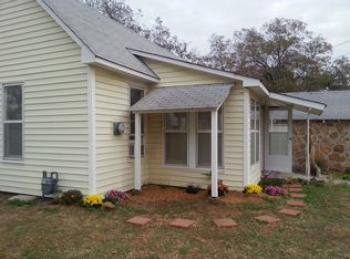 108 W Bois D Arc St, Nocona, TX 76255