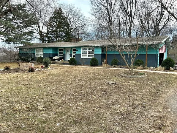 9935 W 85th St, Overland Park, KS 66212