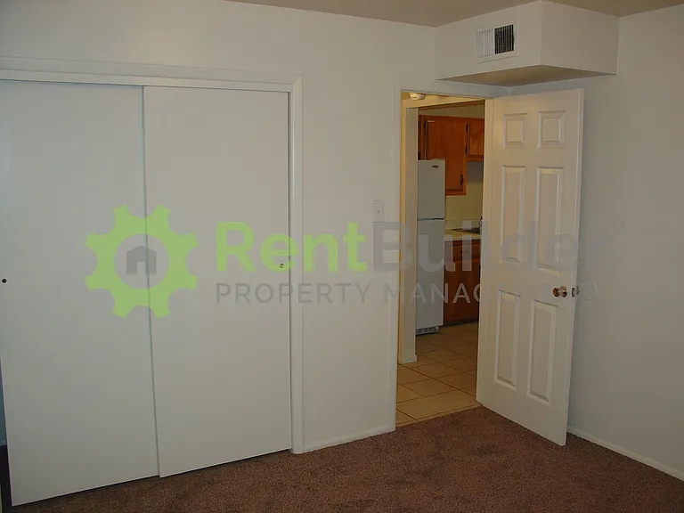 205 Vassar Dr SE — Photo 32