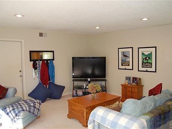 2nd image of 460 Marin Oaks Dr