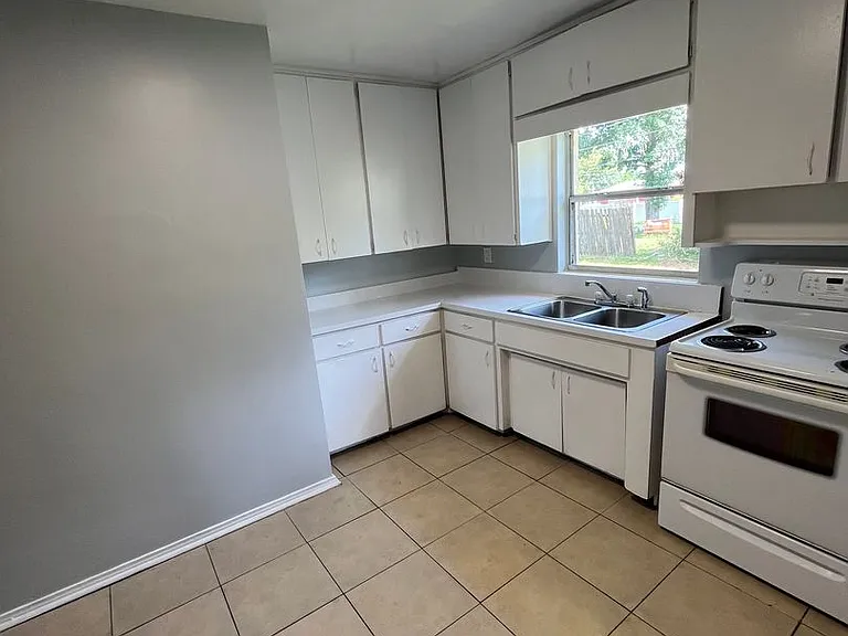 538 Norfolk Cir — Photo 7