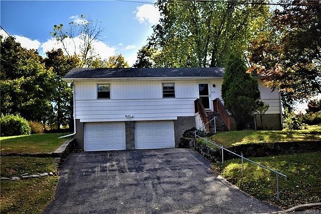 1st image of 221 Craft Ln