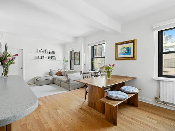 2166 Broadway 16F image 1 of 8