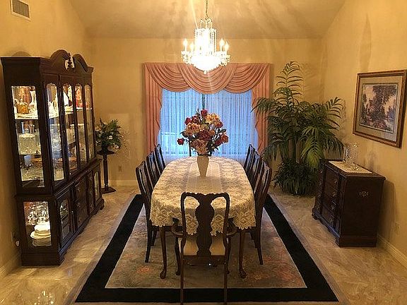 Formal dining & Chandelier