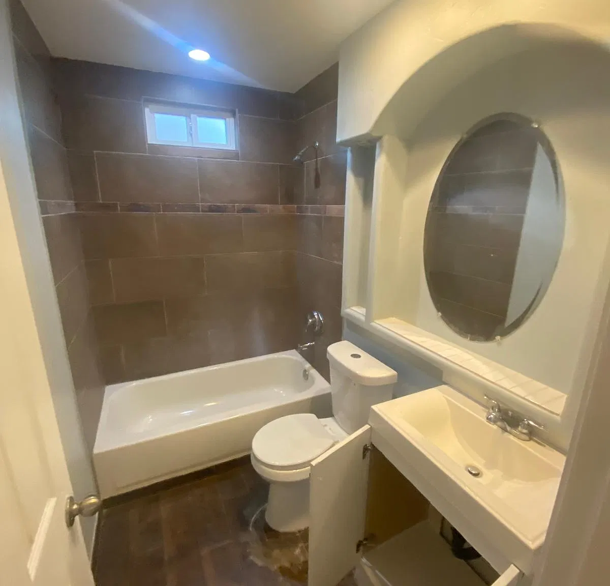 2 bed, 6970 sqft, $2,100 — Photo 3