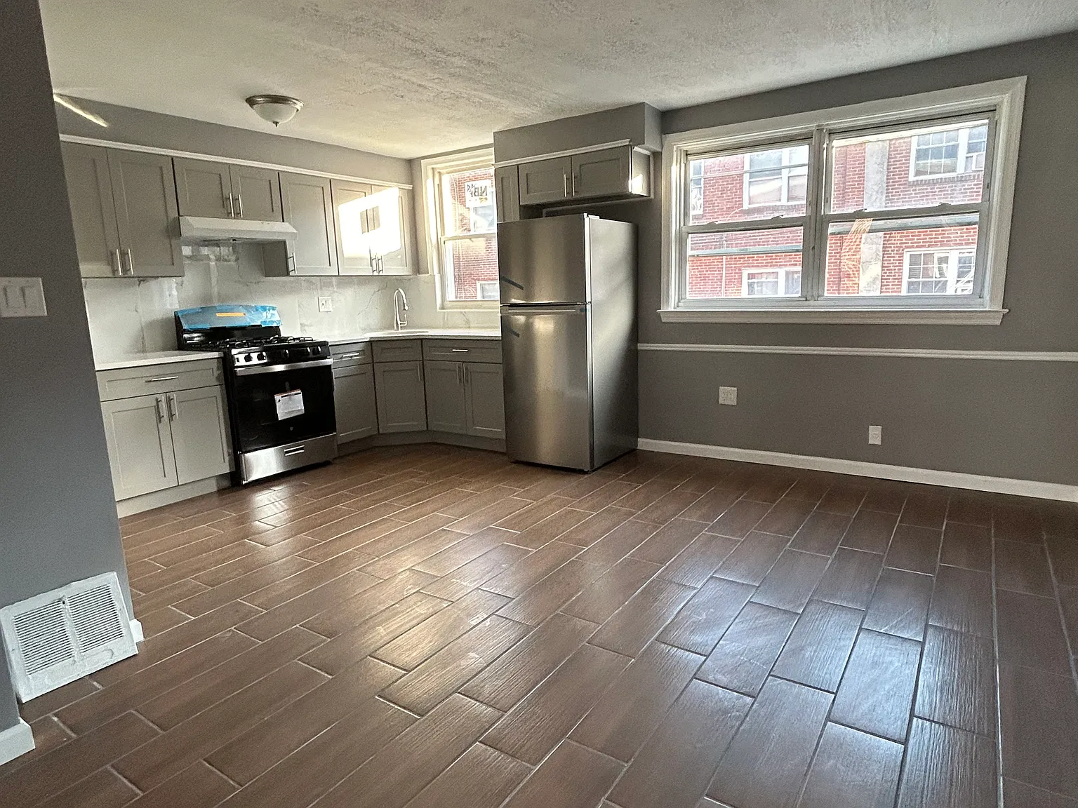 3 bed, 1116 sqft, $1,700 — Photo 3
