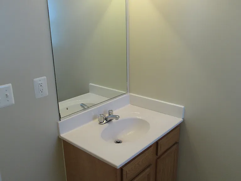 14835 Porterfield Dr — Photo 32