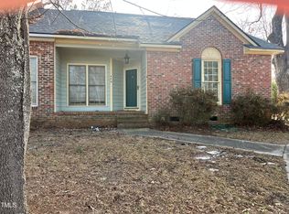 426 Georgetown Cir, Fayetteville, NC 28314