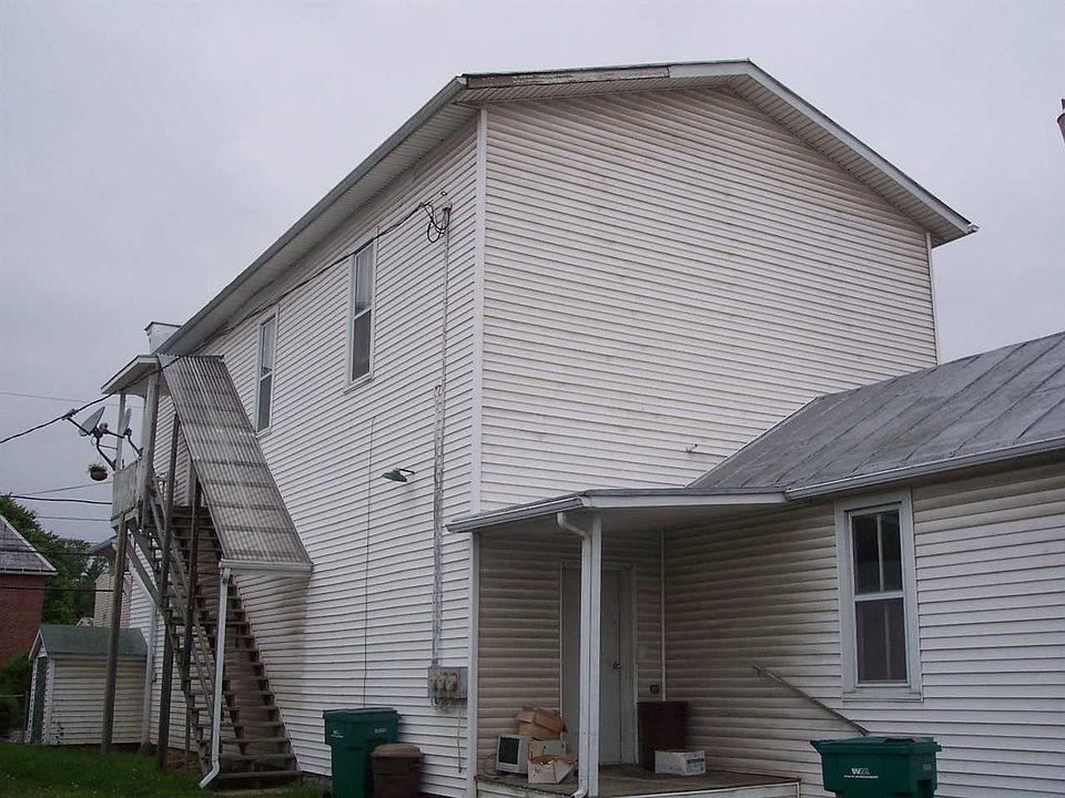 2nd image of 250 Main St #2
