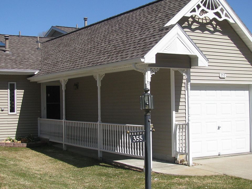 Great curb appeal 