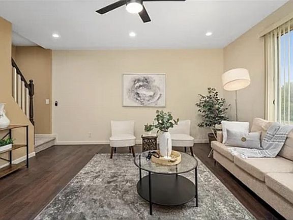 3rd image of 7132 Tholozan Ave