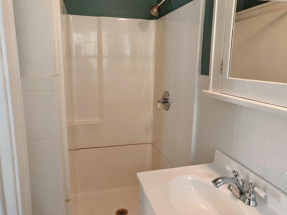 1st image of 1108 W 49th St