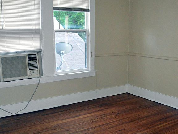 3rd image of 230 Hawthorne St APT 3