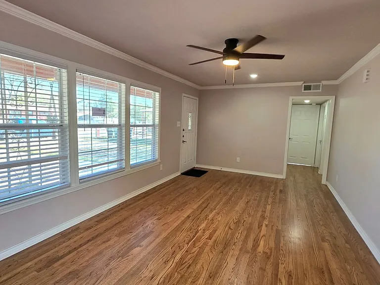 226 Antrim Dr — Photo 6