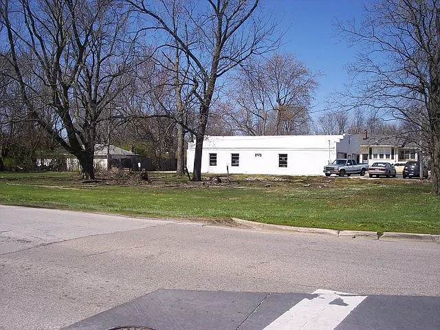 2404 W John St photo 1