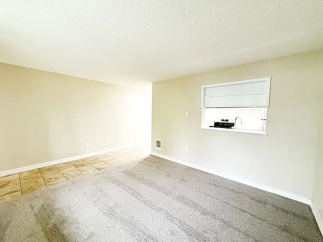 2512 Crystal Springs Rd W #3 — Photo 4