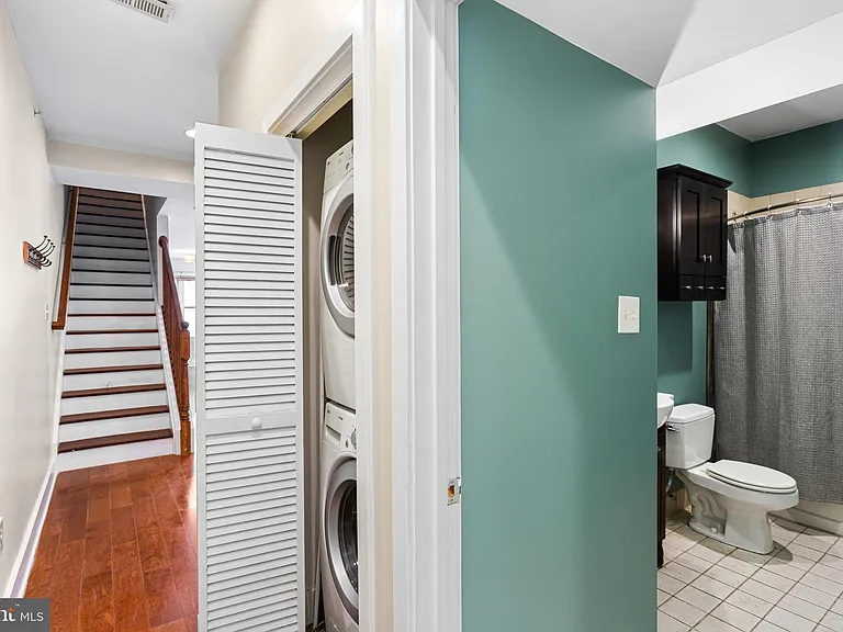 1641 Christian St #3A — Photo 16