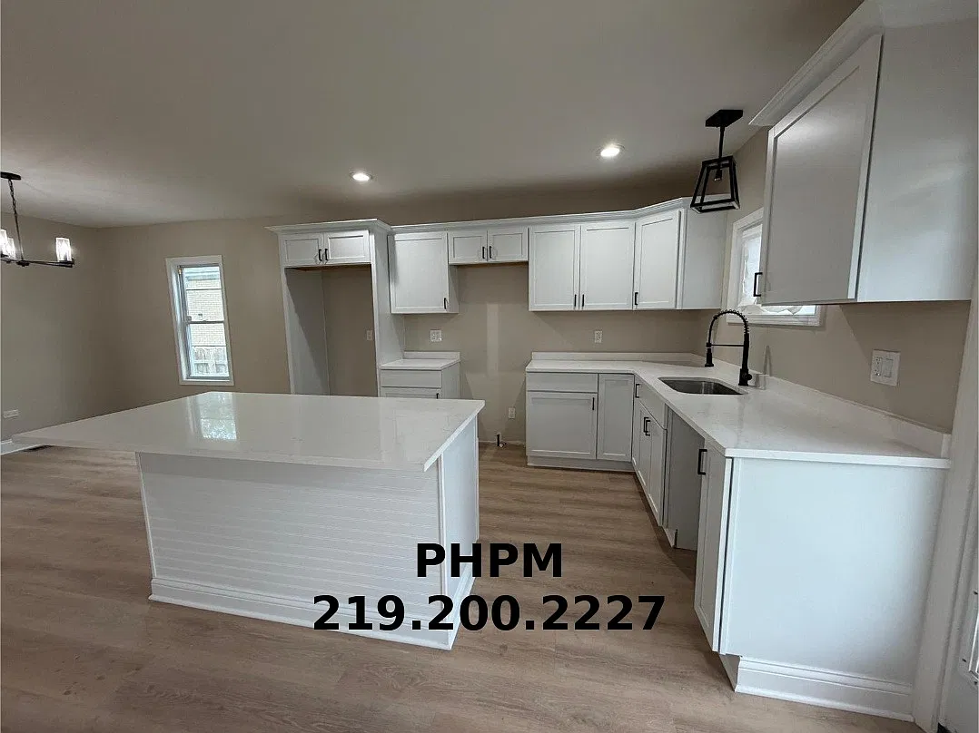 4 bed, 2304 sqft, $1,870 — Photo 1